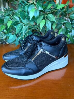 Women's Black Lace-Up Wedge Sneakers Size 8